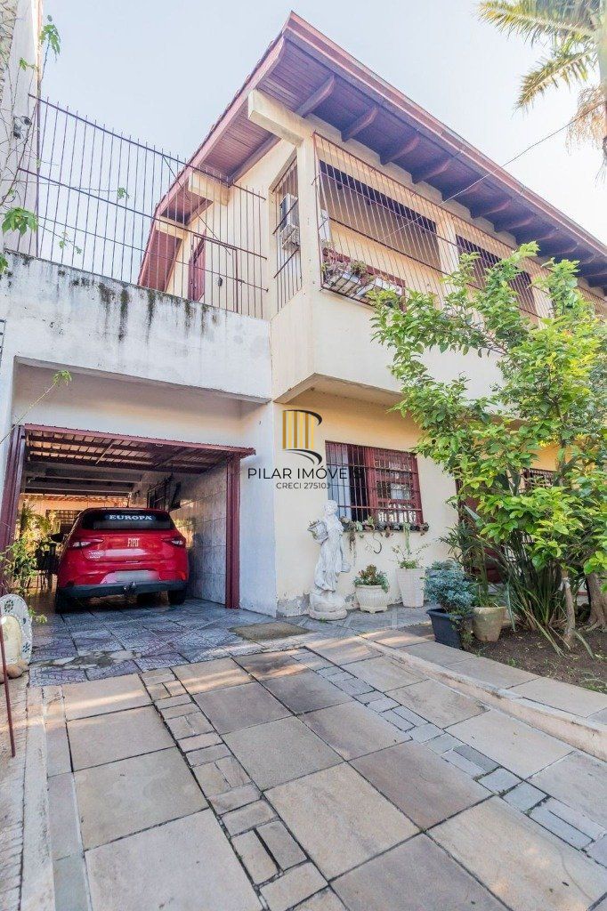 Sobrado de 215m² - 4 dormitórios, 5 vagas no bairro Passo das Pedras - Pilar Imóveis