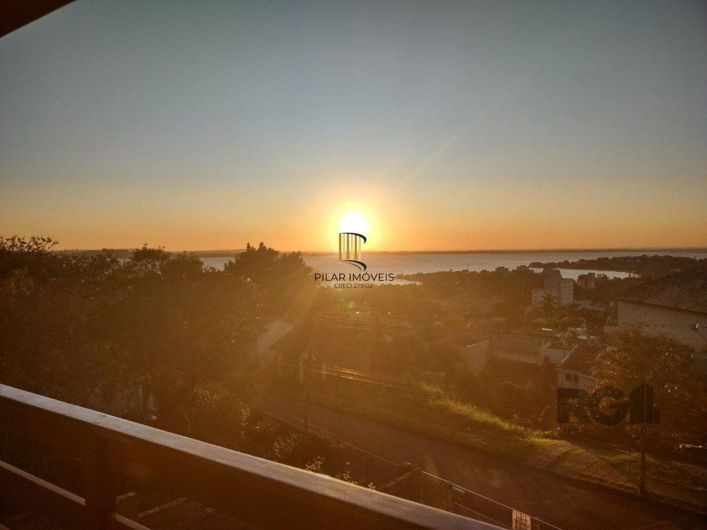 Casa com 267m², 3 dormitórios, 1 vaga no bairro Tristeza