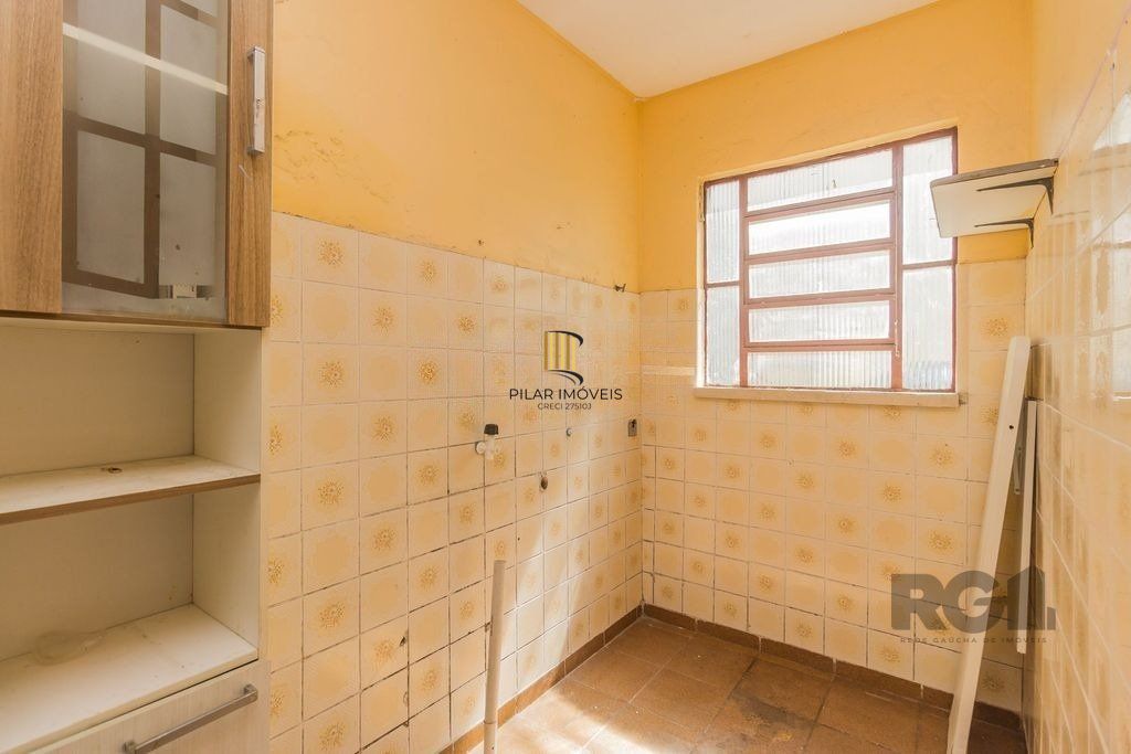 Casa de 5 dormitórios no bairro Sarandi