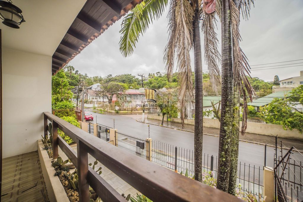 Casa de 4 dormitórios à venda no Bairro Santa Tereza - Porto Alegre