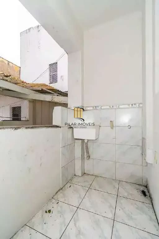 Casa com 2 quartos à venda na Medianeira, Porto Alegre.