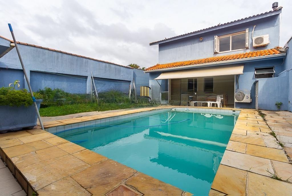 Casa de 4 dormitórios à venda no Bairro Ipanema - Porto Alegre