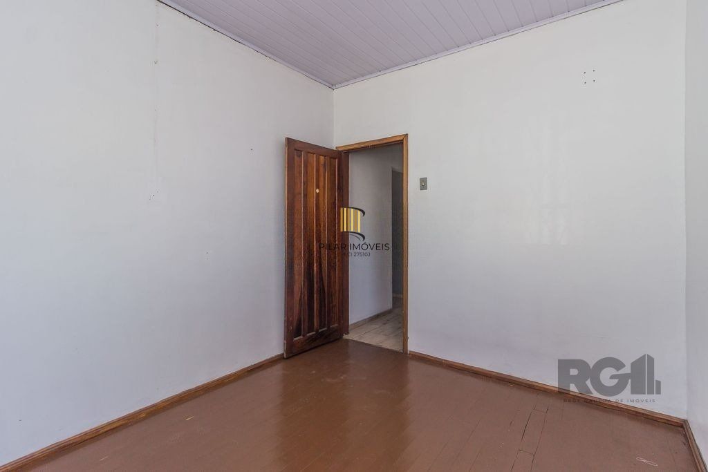 Casa de 5 dormitórios no bairro Sarandi
