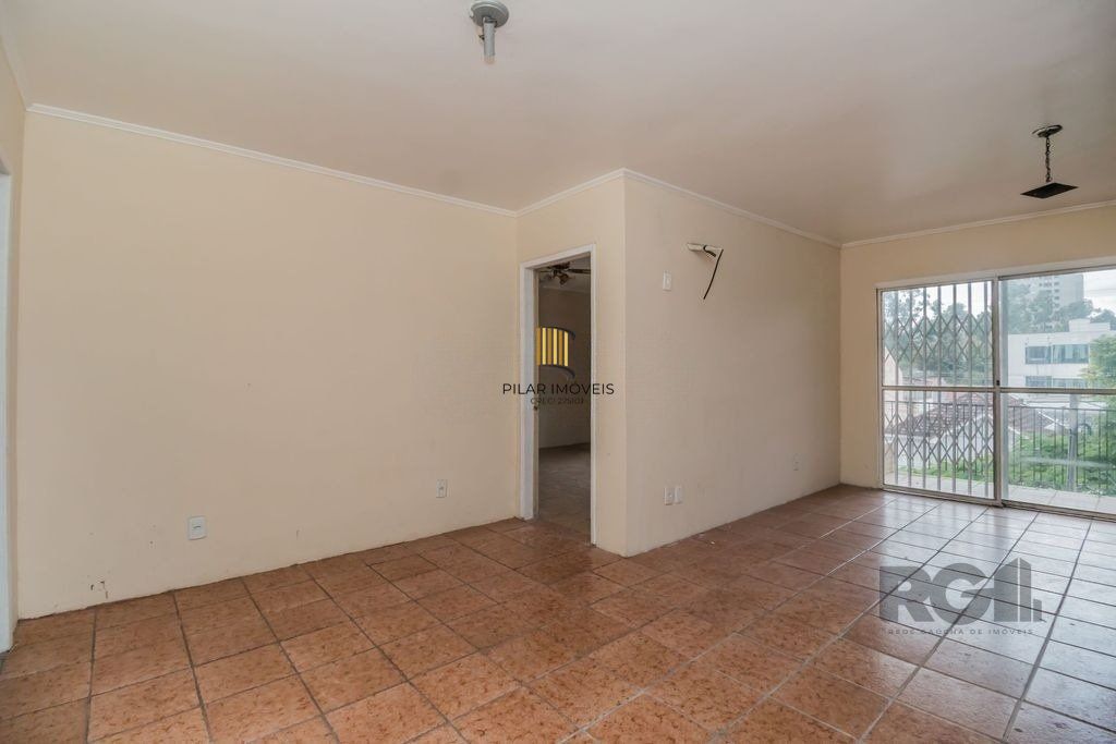 Excelente casa de 389,53m² com 8 dormitórios e 3 vagas.