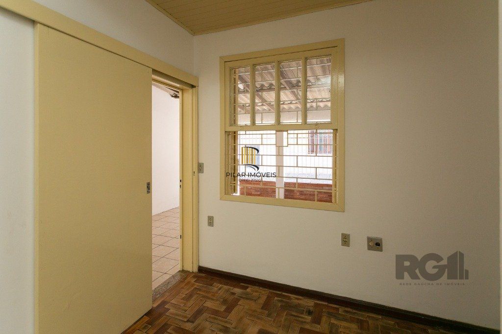 Casa com 5 dormitórios no bairro Jardim Carvalho
