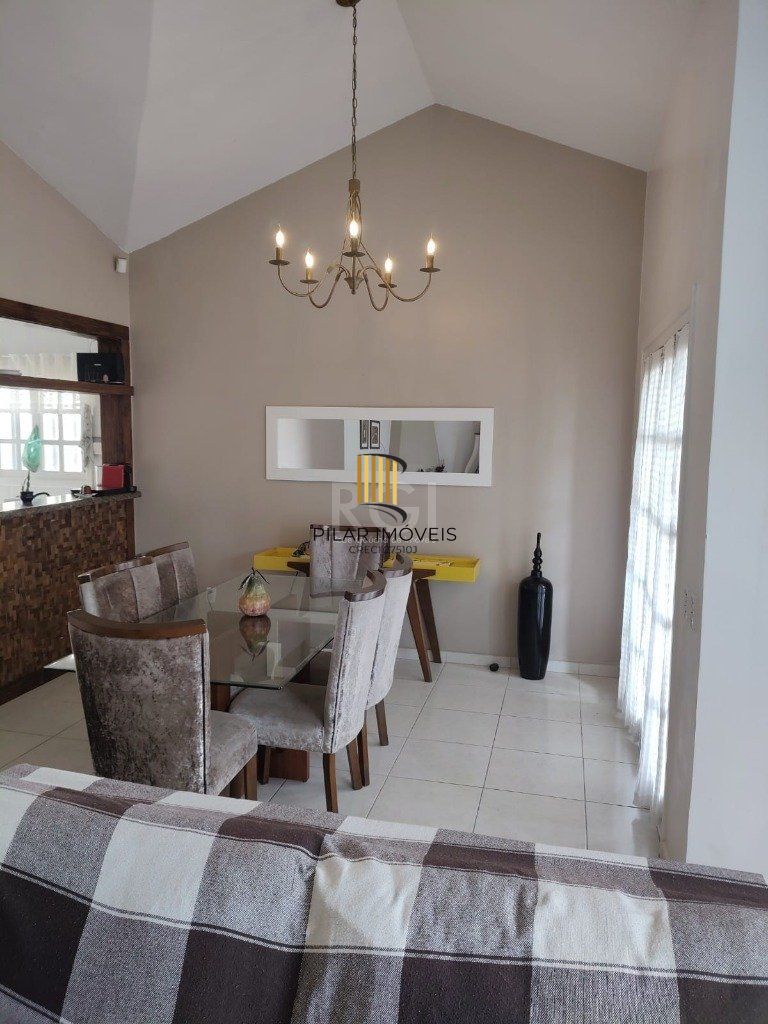 Casa para Venda - 160.78m², 4 dormitórios, sendo 2 suites, 5 vagas - Centro