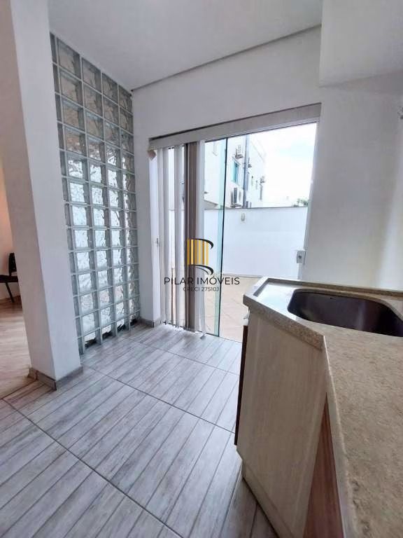 Casa à venda na Hípica, 3 dormitórios, suíte com closet, sótão com churrasqueira e terraço, condomínio fechado com lazer