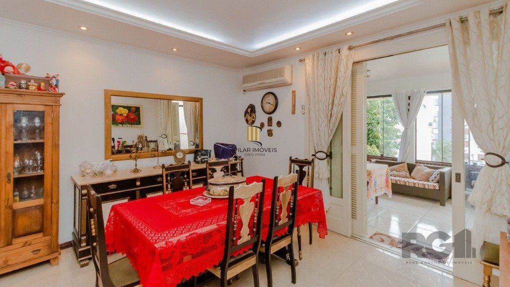 Casa 394m², 4 dormitórios, 4 vagas no bairro Cristo Redentor