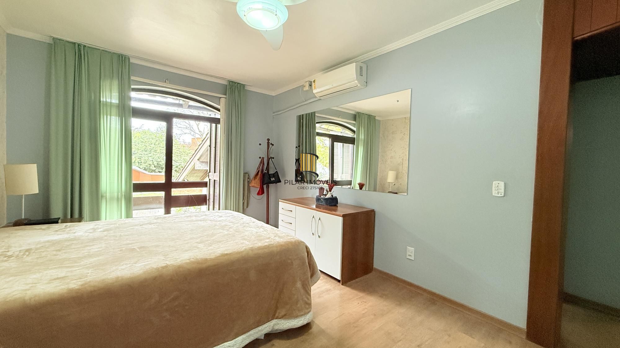 Casa para Venda - 260m², 4 dormitórios, sendo 1 suites, 4 vagas - Nonoai