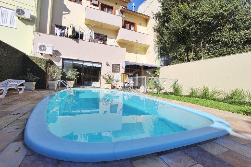 Casa para Venda - 250m², 3 dormitórios, sendo 1 suites, Teresópolis