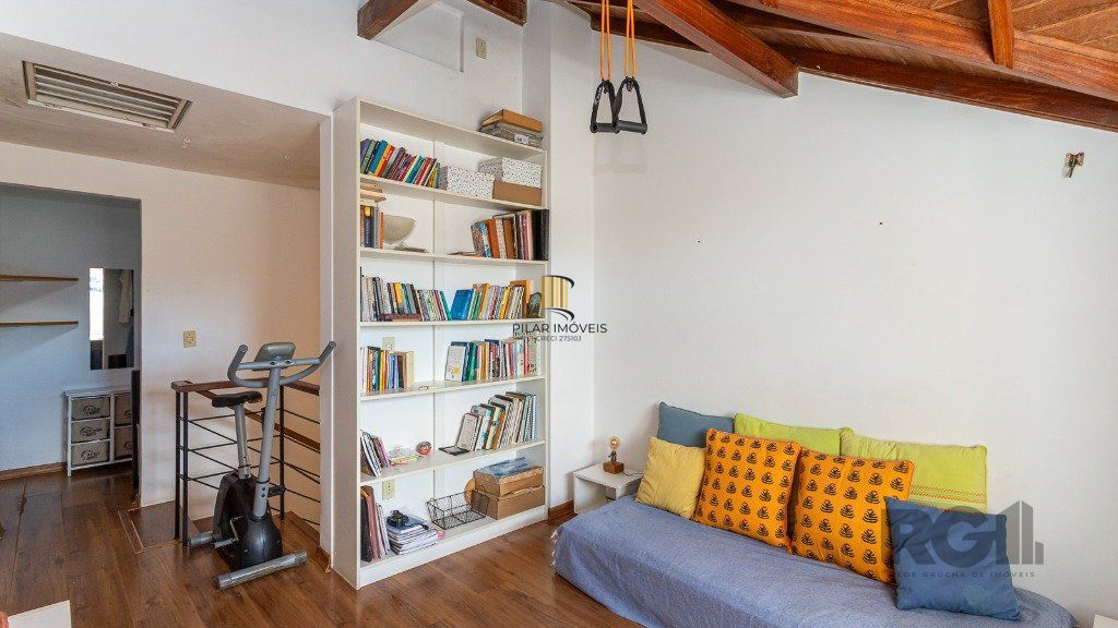 Casa em condomínio de 109m² - 3 dormitórios, 1 suíte e 1 vaga no bairro Teresópolis