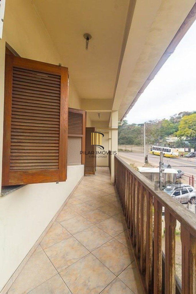Casa 3 dormitórios no bairro Glória