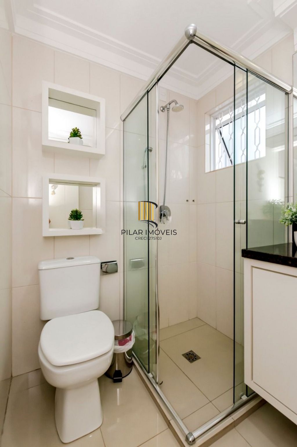 Casa de 2 dormitórios à venda no Bairro na Lomba do Pinheiro - Porto Alegre