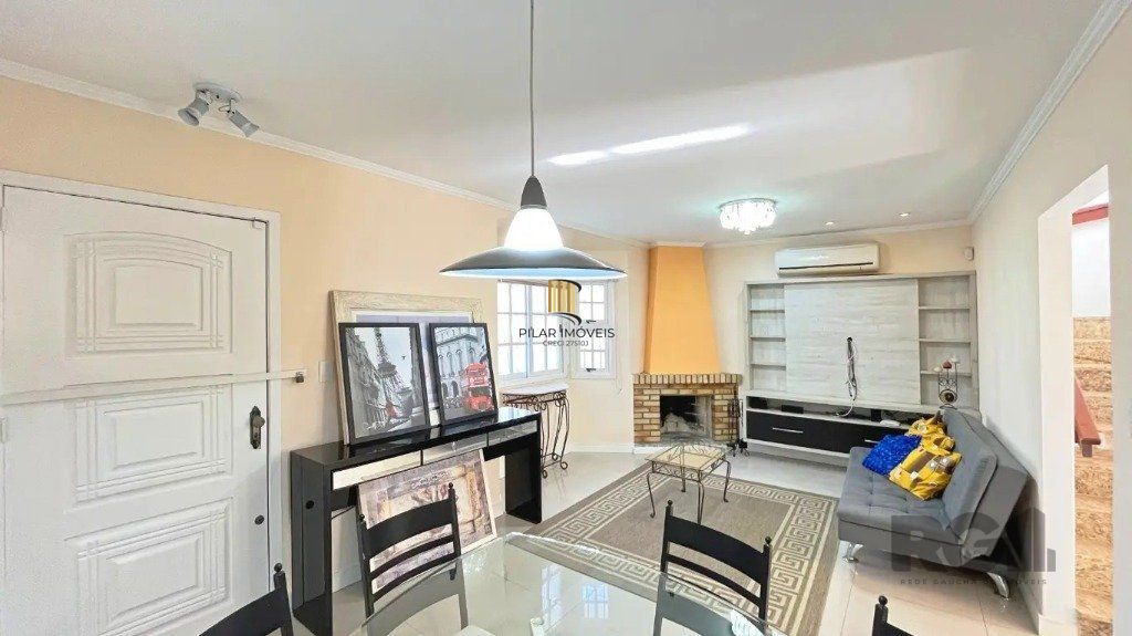 Casa de 3 dormitórios no bairro Cavalhada