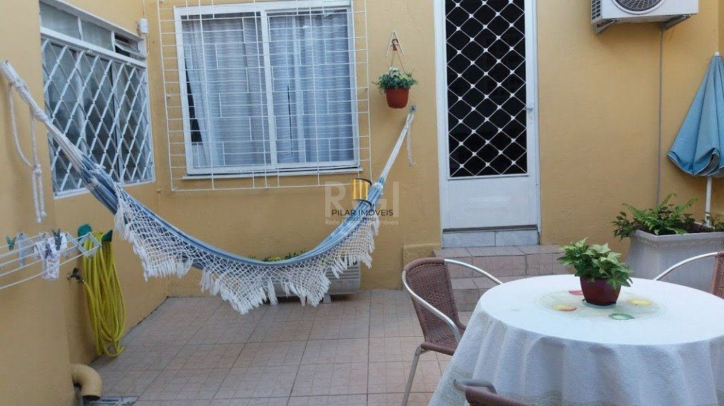 Casa para Venda - 289m², 4 dormitórios, sendo 1 suites, 4 vagas - Cavalhada