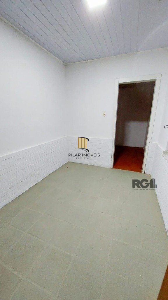 Casa 3 dormitórios no bairro Azenha