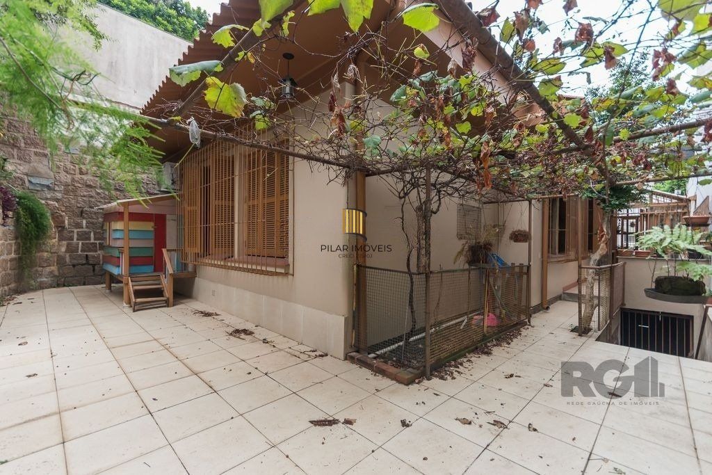 Excelente casa de 150m² com 3 dormitórios e 2 vagas.