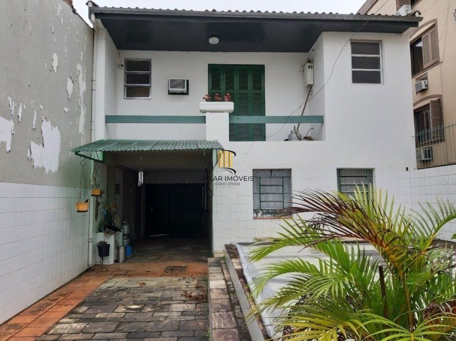 Casa de 130m² com 3 dormitórios no bairro Jardim Botânico.