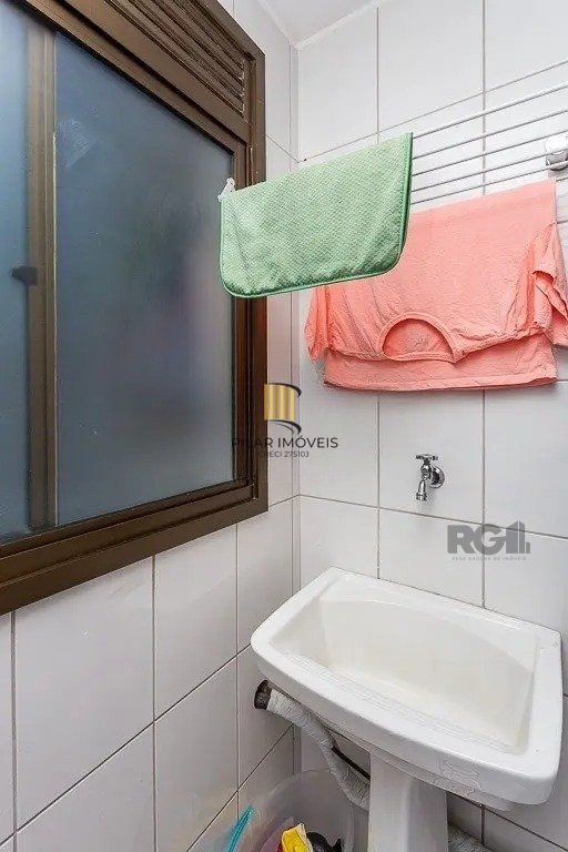 Apartamento com 3 dormitórios no bairro Jardim Carvalho