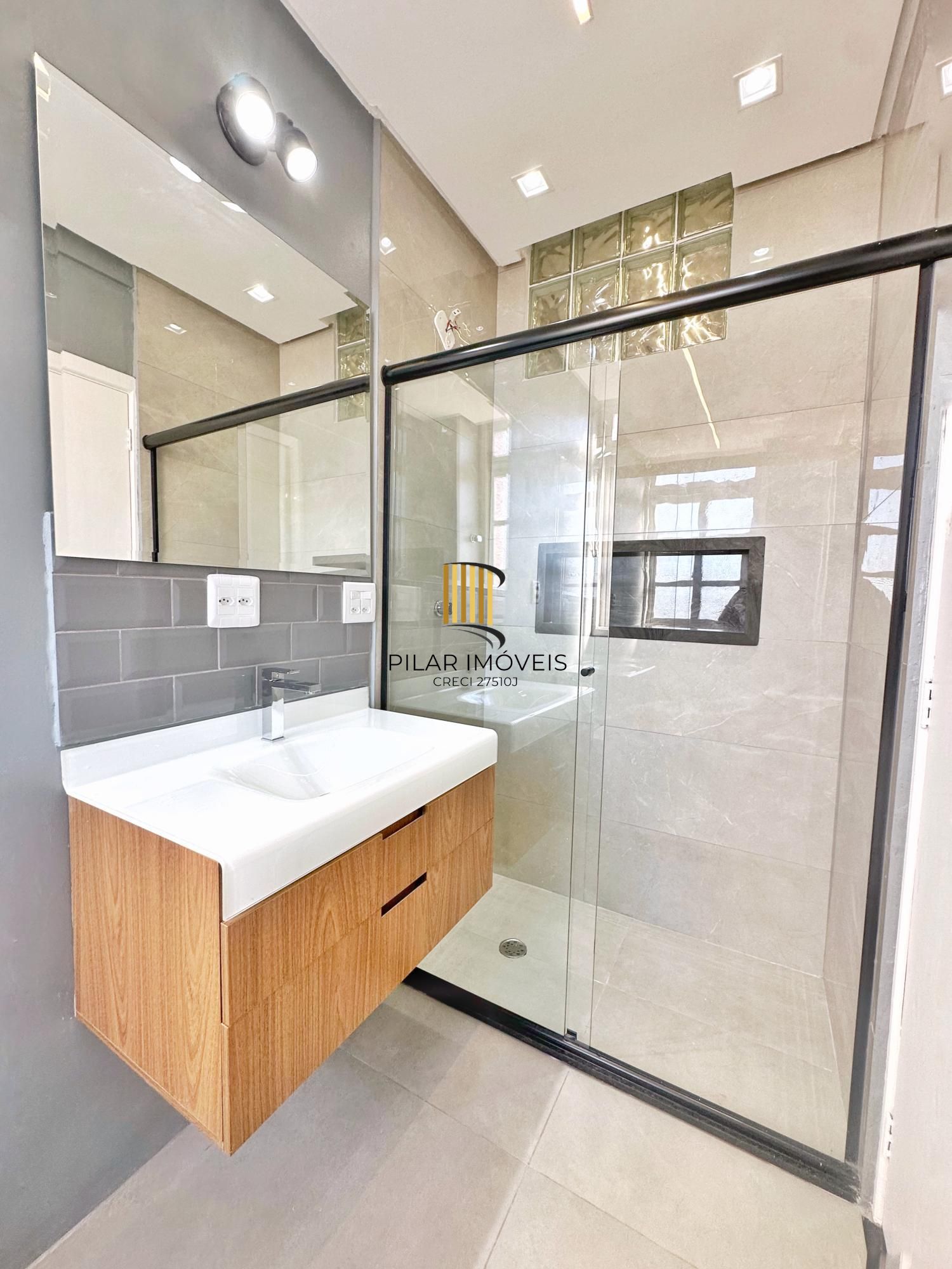 Apartamento totalmente reformado no centro de Porto Alegre