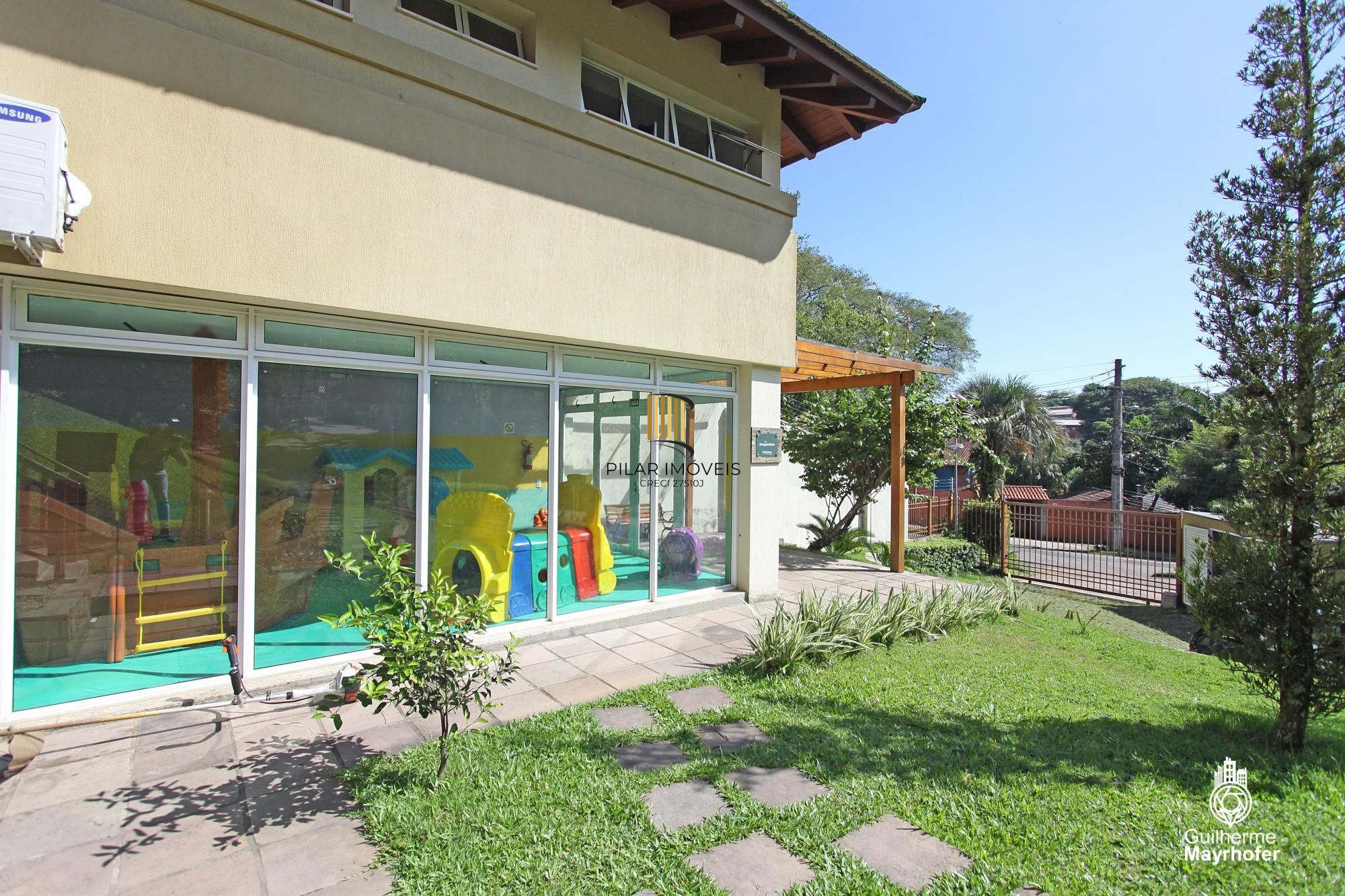 Casa de Condomínio 4 dormitórios no bairro Teresópolis