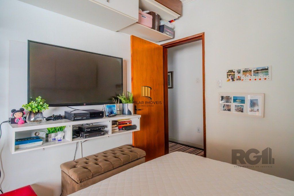 Casa 3 dormitórios no bairro Medianeira