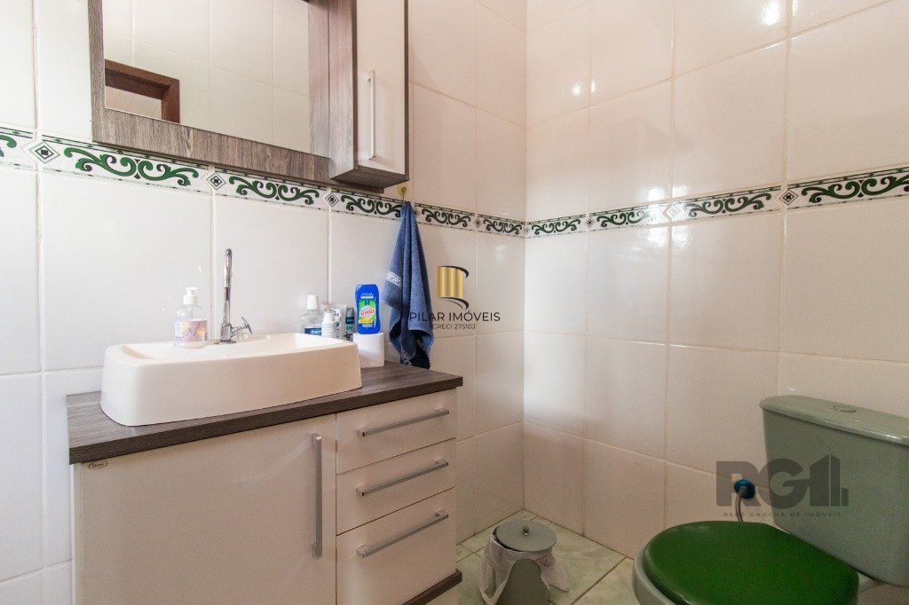 Casa com 3 dormitórios e 3 vagas no bairro Santa Tereza