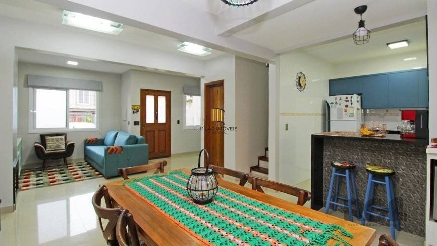 Casa 129m² - 3 dormitórios, 2 vagas no bairro Hípica