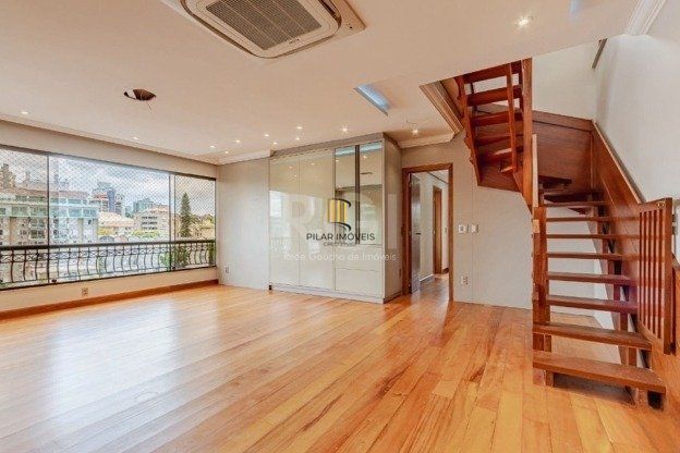 Apartamento à venda em Higienópolis com 236 m², 3 quartos, 1 suíte e 3 vagas.