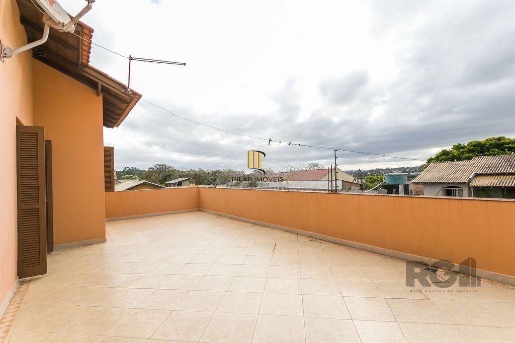 Casa de 3 dormitórios,  no bairro Campo Novo