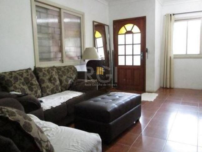 Casa para Venda - 80m², 3 dormitórios, sendo 1 suites, 2 vagas - Teresópolis