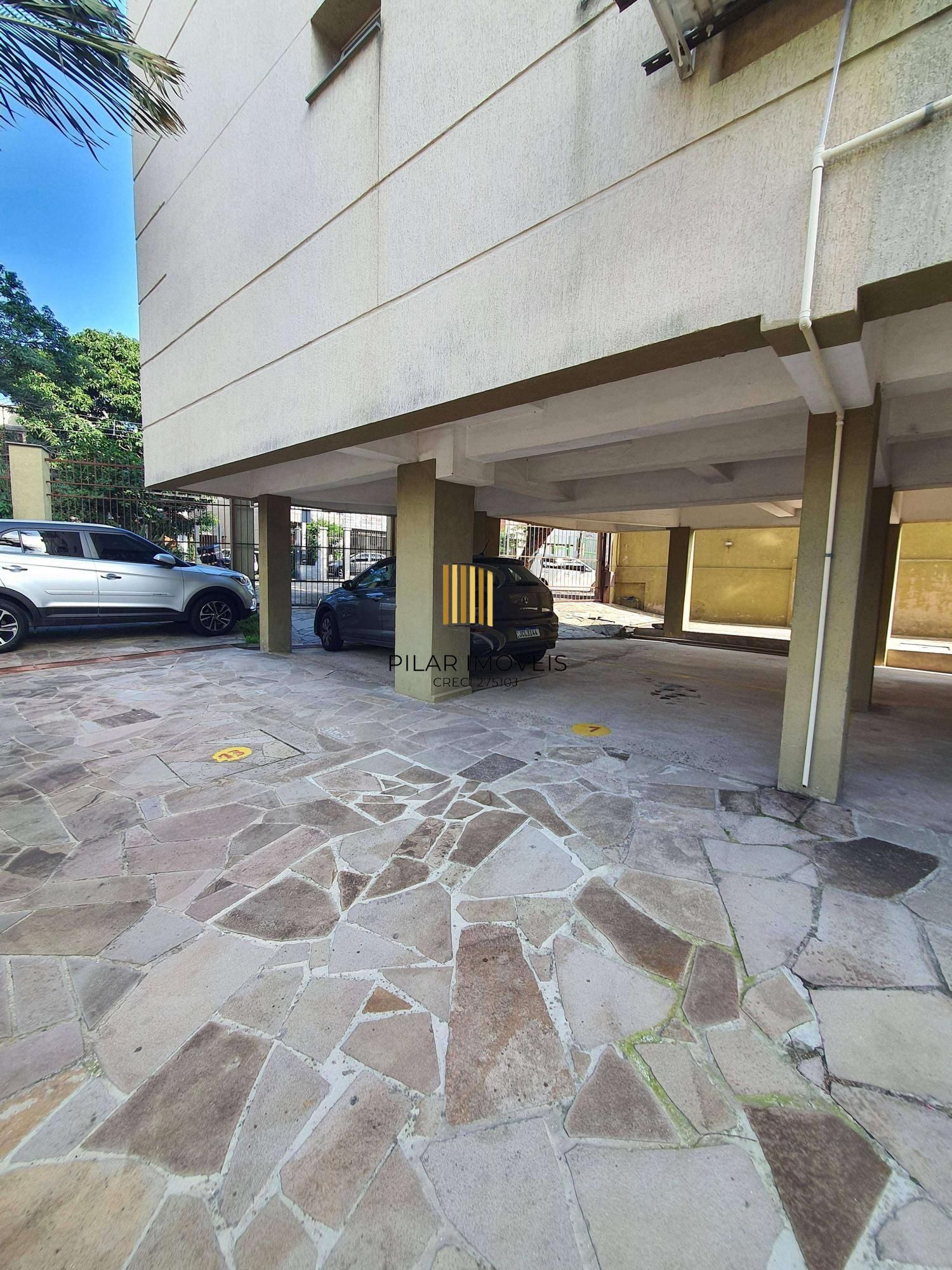 Apartamento mobiliado, pronto para morara com 2 dormitórios e 1 garagem