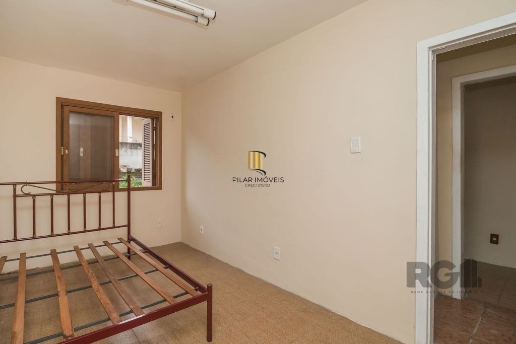 Excelente casa de 389,53m² com 8 dormitórios e 3 vagas.