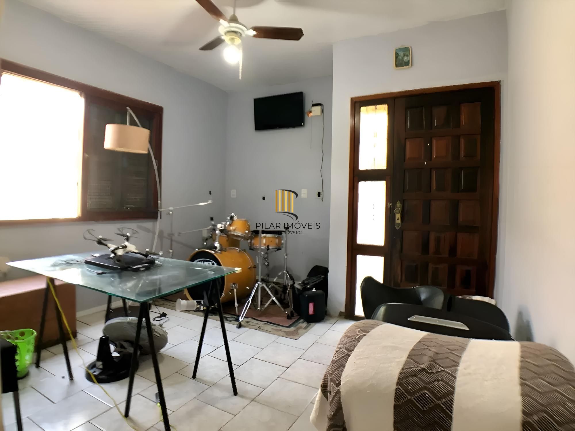 Casa com 2 dormitórios e 150m², no Bairro Jardim Sabará