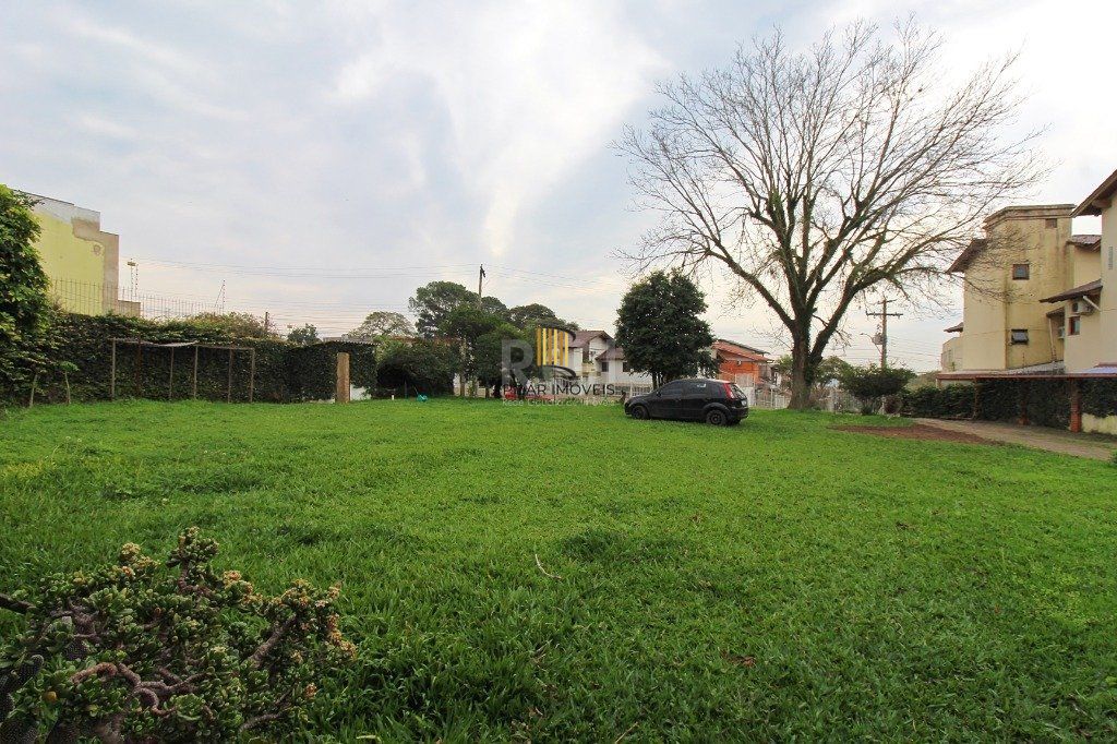 Casa para Venda - 840m², 7 dormitórios, sendo 3 suites, 8 vagas - Medianeira