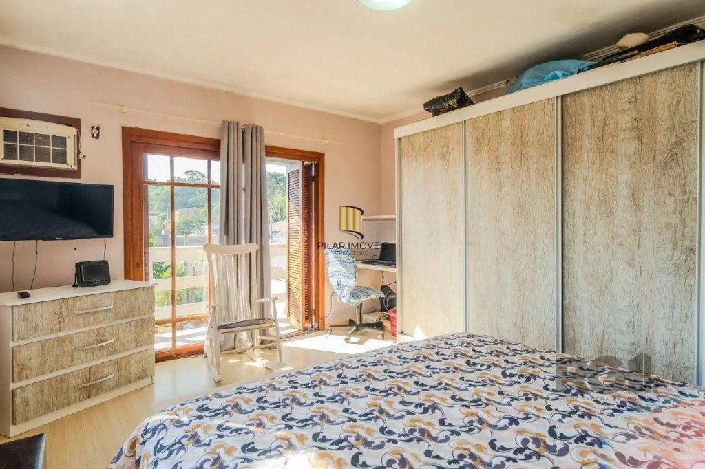 Casa de 3 dormitórios no bairro Nonoai