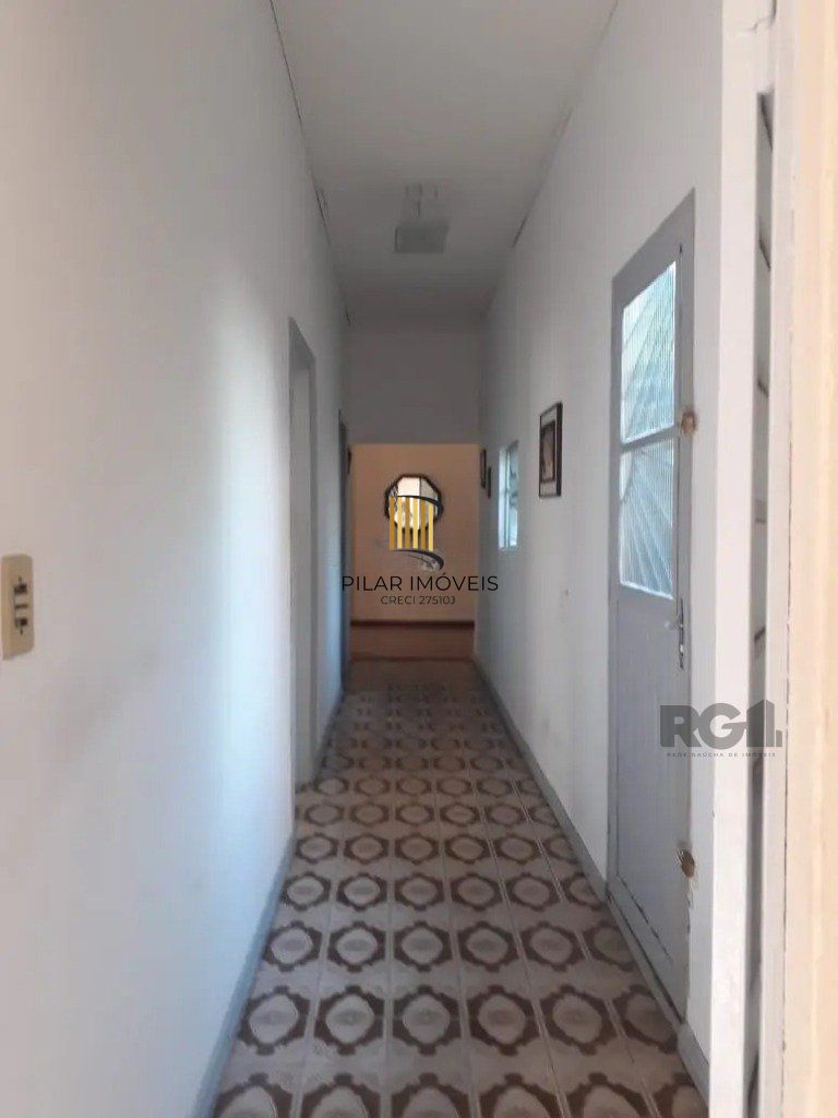 Casa com 5 dormitórios no bairro Passo das Pedras - Porto Alegre