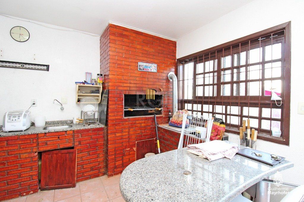 Casa para Venda - 202m², 4 dormitórios, sendo 1 suites, 3 vagas - Petrópolis