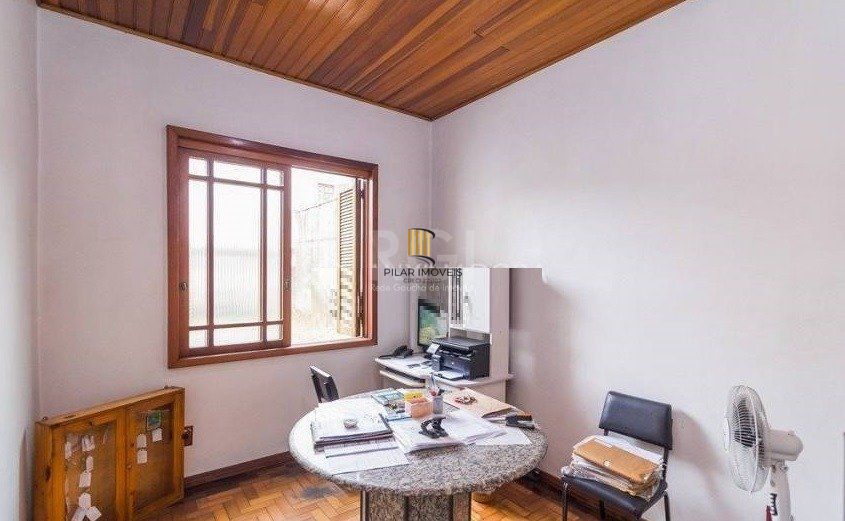 Predio para Venda - 120m², 3 dormitórios, 3 vagas - Partenon