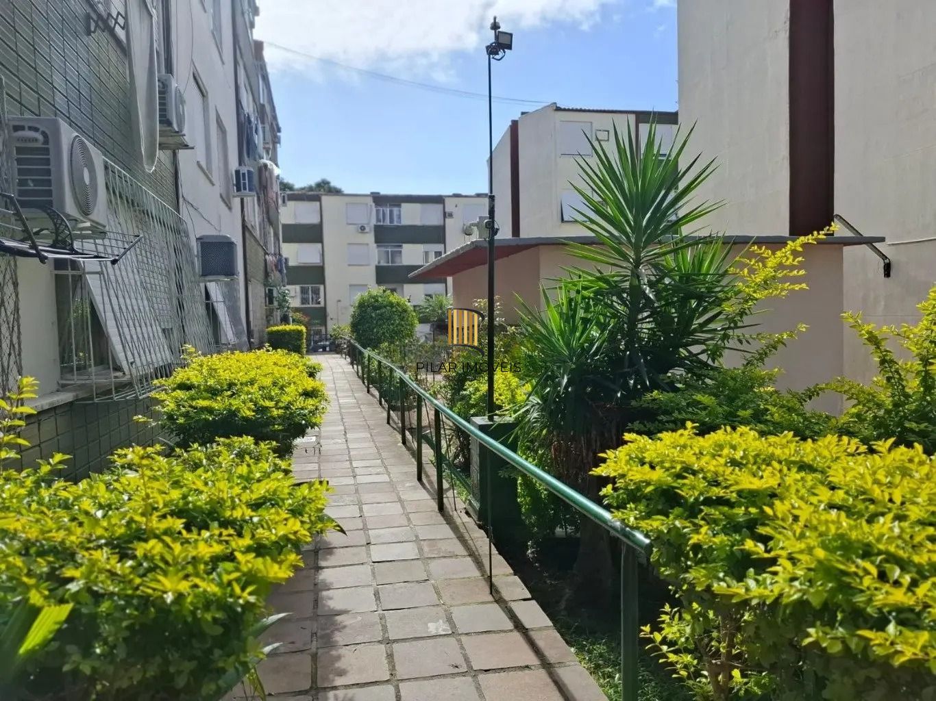 Apartamento de 2 Dormitórios para Venda – Próximo à Cel. Massot