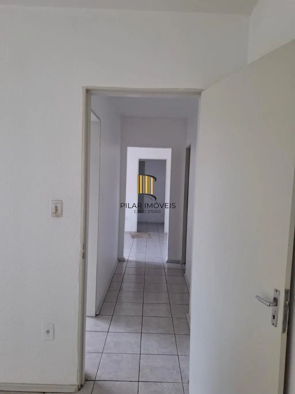 Apartamento de 2 Dormitórios para Venda – Próximo à Cel. Massot