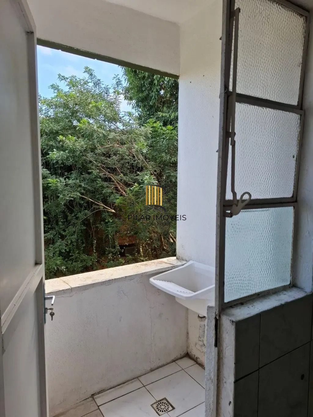 Apartamento de 2 Dormitórios para Venda – Próximo à Cel. Massot