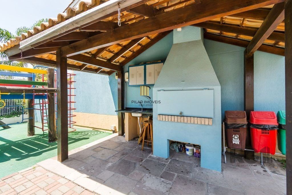 Casa em condomínio fechado - 70m², 2 dormitórios, 1 vaga de garagem no bairro Humaitá