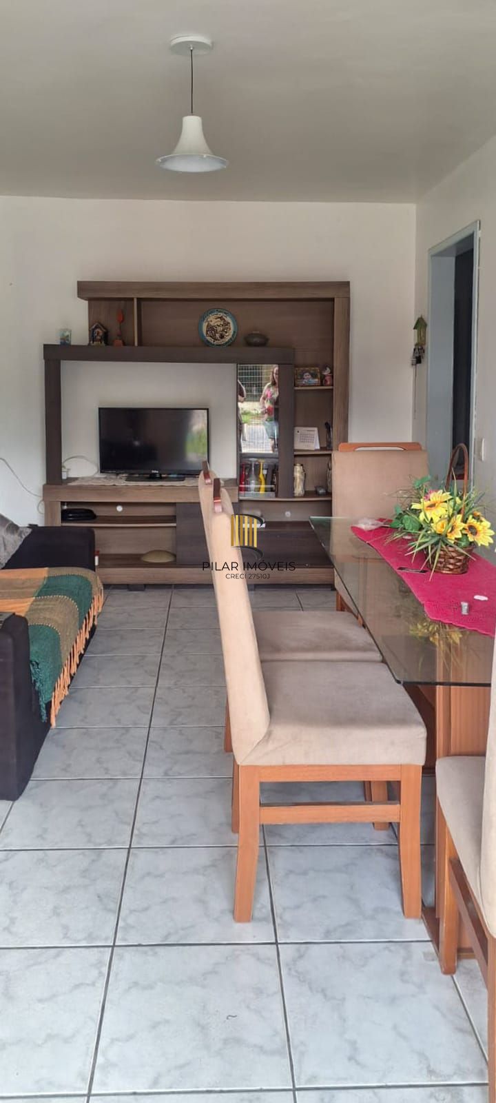 Casa no centro de Tramandaí com 3 dorm, 2 banh + edícula completa, garagem 2 carros com churrasqueira, próxima à Av. Fernandes Bastos.