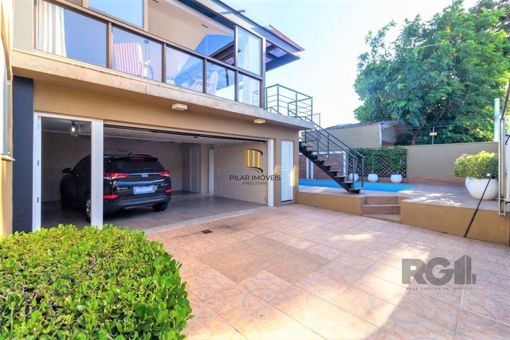 Casa de 380m², bairro Guarujá