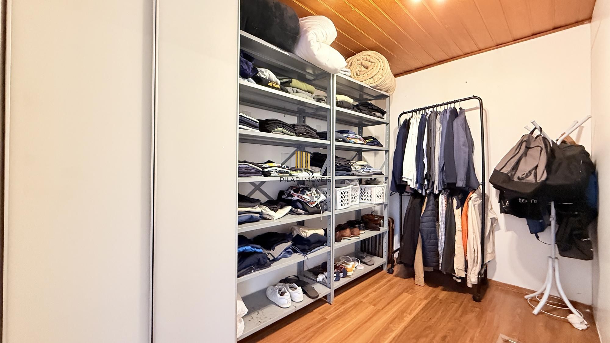 Casa 4 dormitórios no bairro Teresópolis