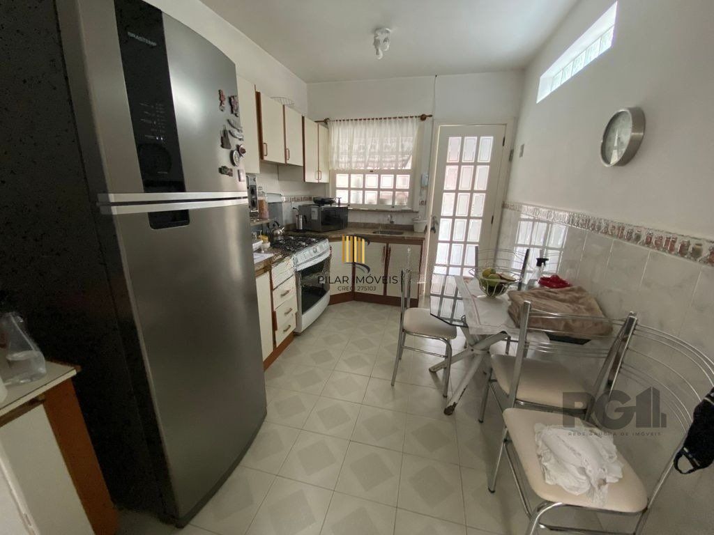 Casa de 5 dormitórios, bairro Jardim Floresta