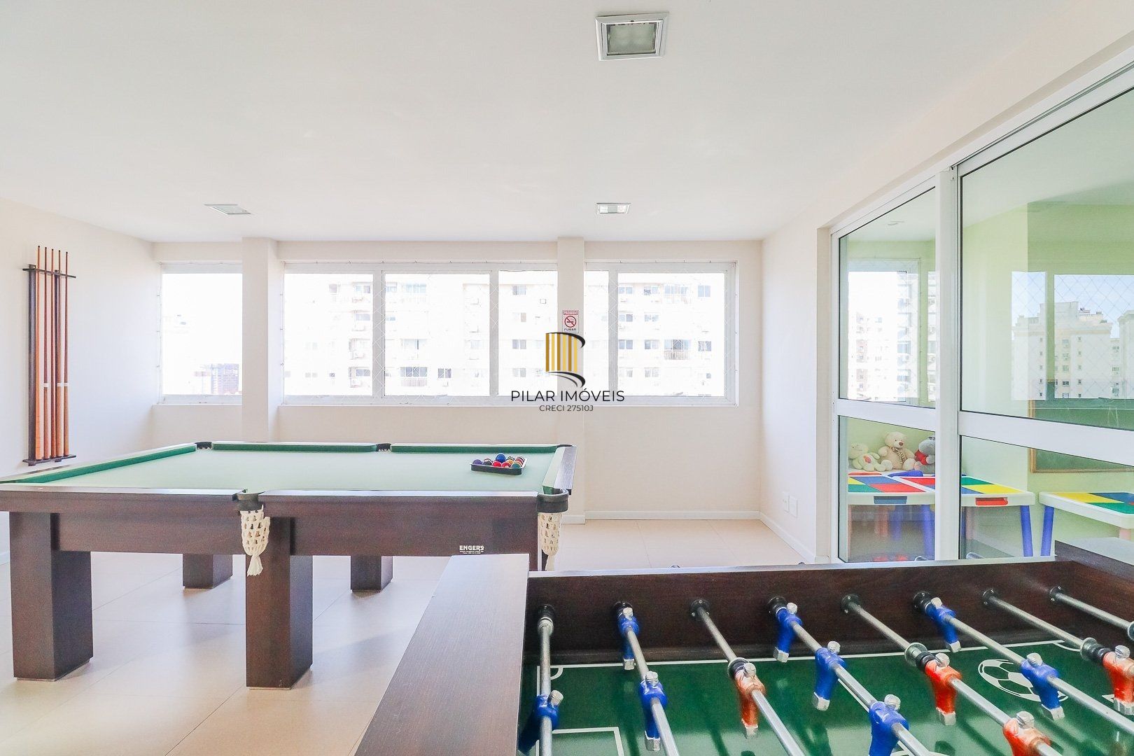 Apartamento com 3 quartos e 79m² à venda em Passo da Areia - Rua Bezerra De Menezes, Passo Da Areia, Porto Alegre