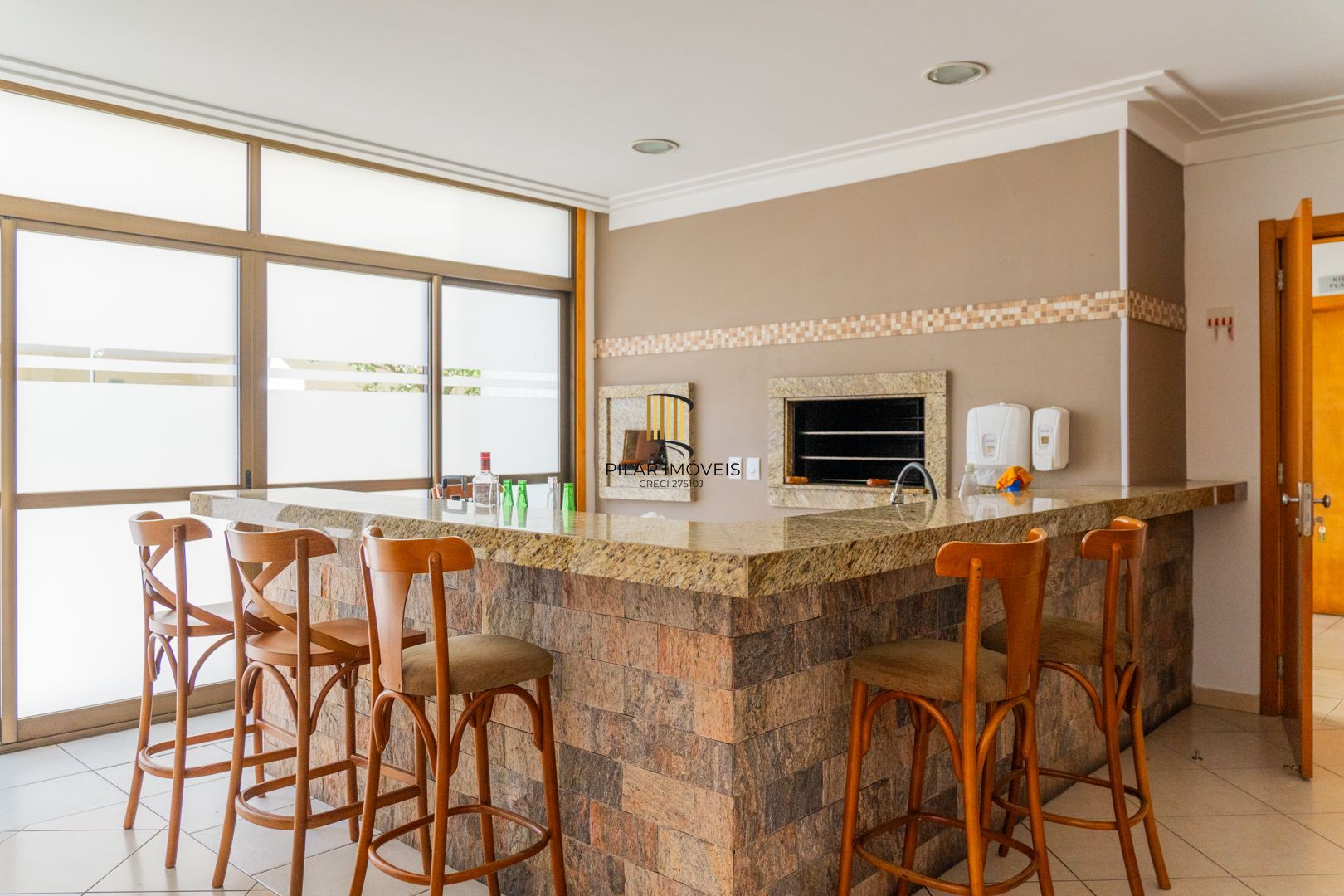 Apartamento para Venda - 93.43m², 3 dormitórios, sendo 1 suites, 2 vagas - Teresópolis