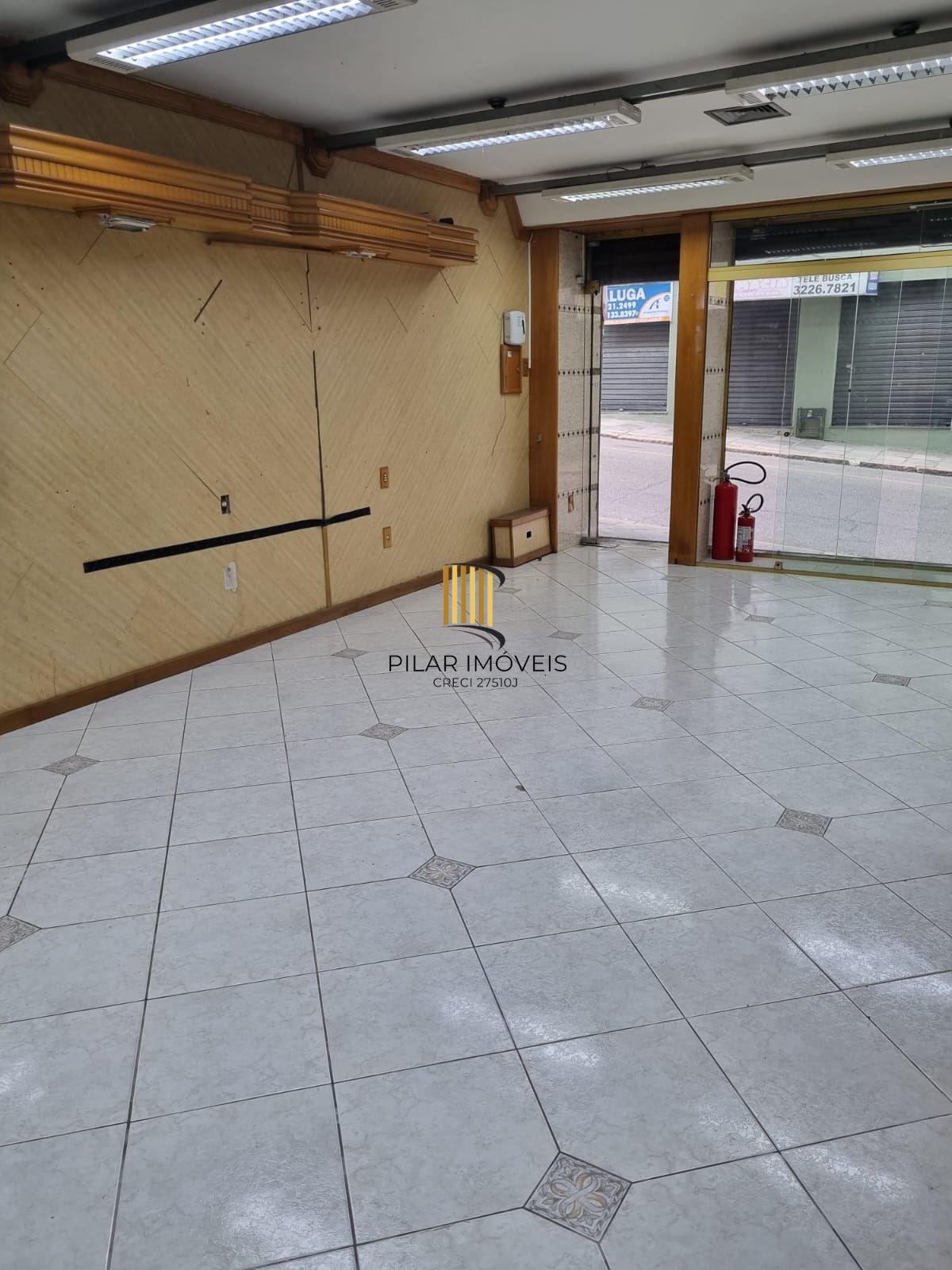 Loja Térrea de Frente à Venda no Centro Histórico de Porto Alegre